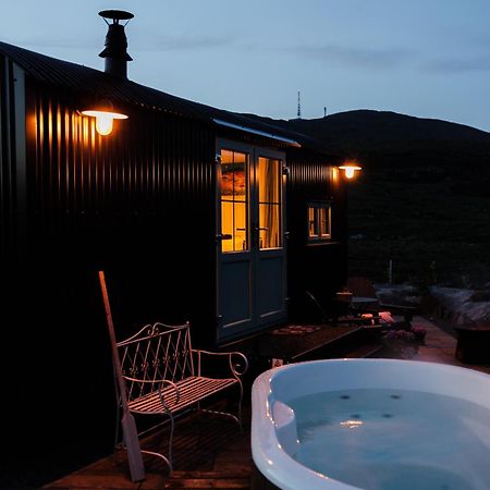 Black Hut At Slieve Croob Glamping Ballyward Esterno foto